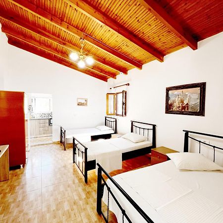 Garden Rooms Himare Buitenkant foto