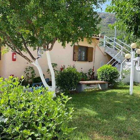 Garden Rooms Himare Buitenkant foto