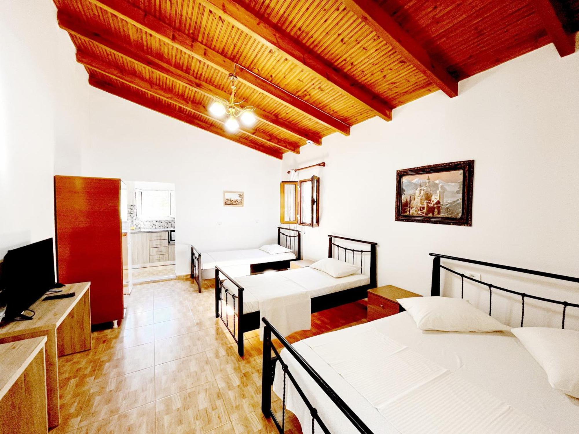 Garden Rooms Himare Buitenkant foto