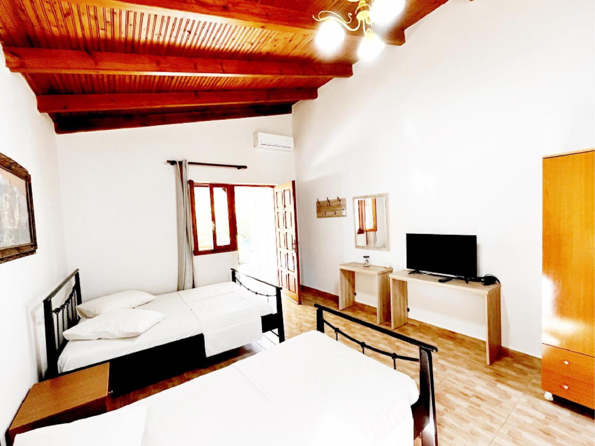 Garden Rooms Himare Buitenkant foto