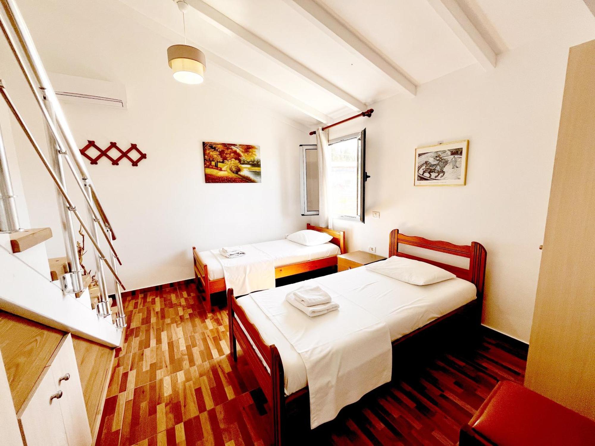 Garden Rooms Himare Buitenkant foto