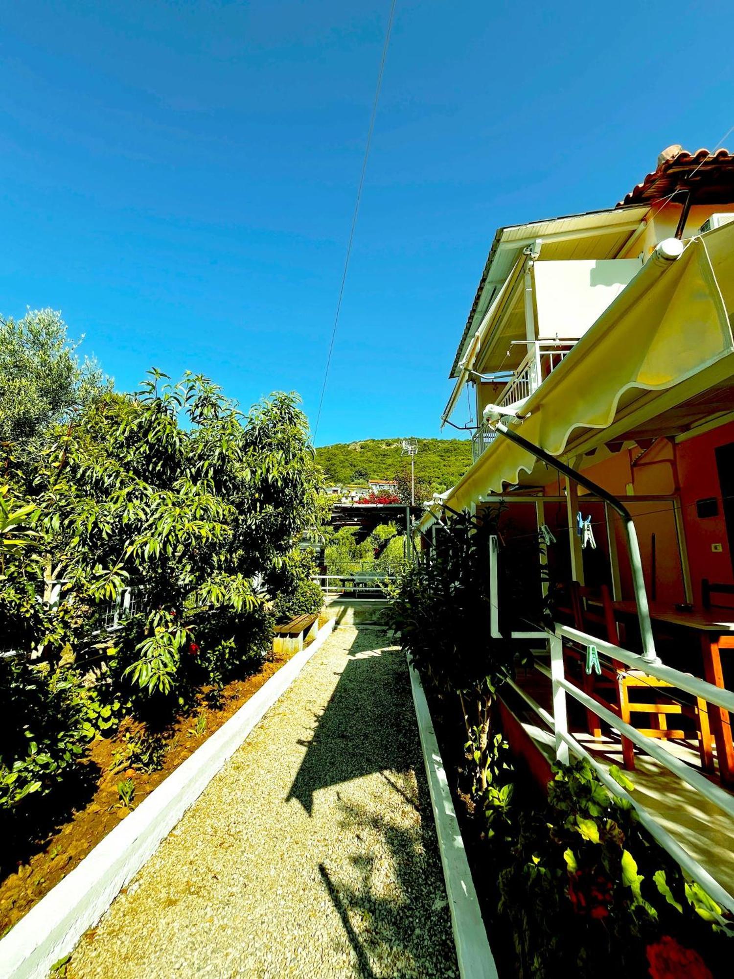 Garden Rooms Himare Buitenkant foto