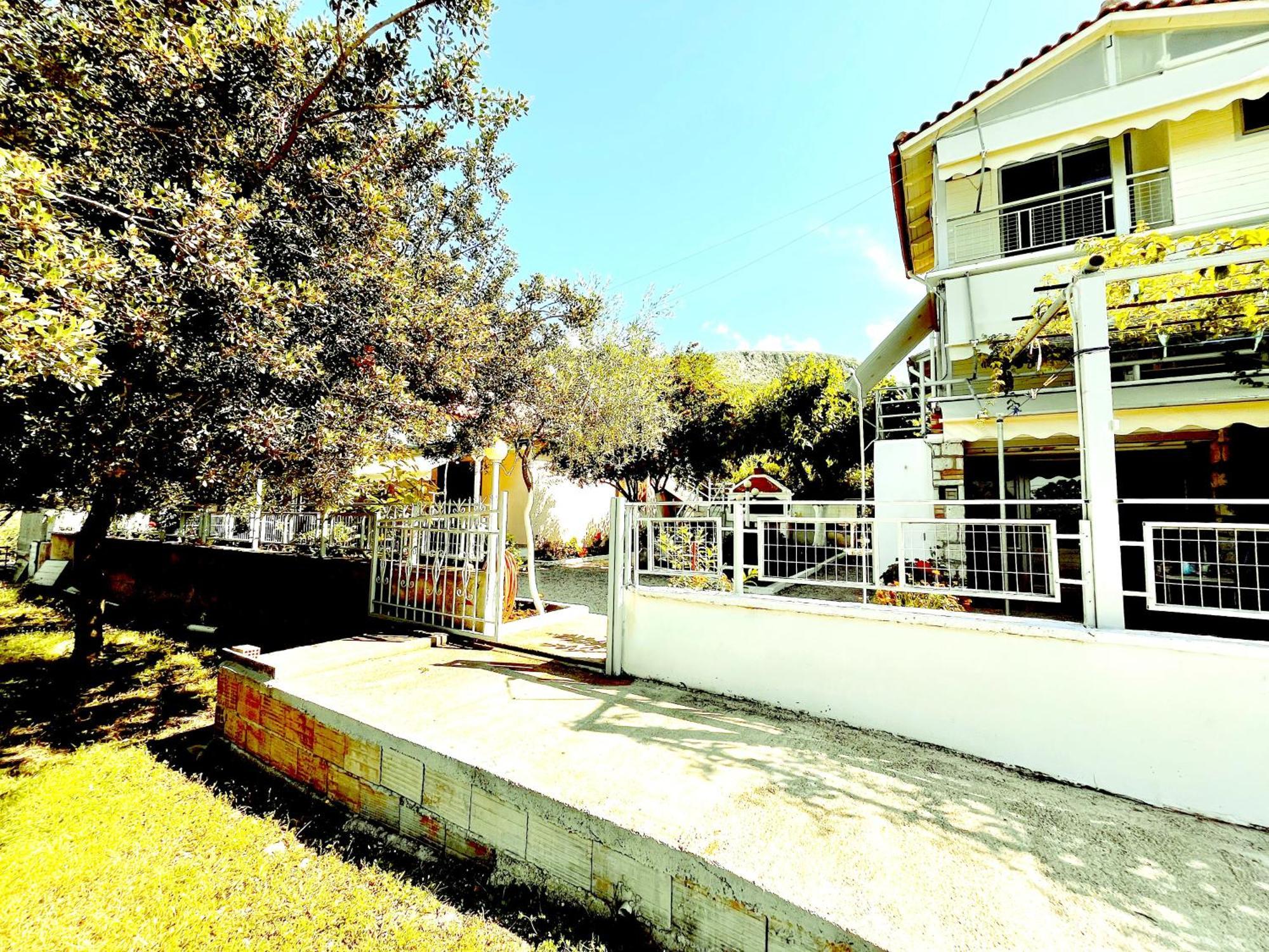 Garden Rooms Himare Buitenkant foto