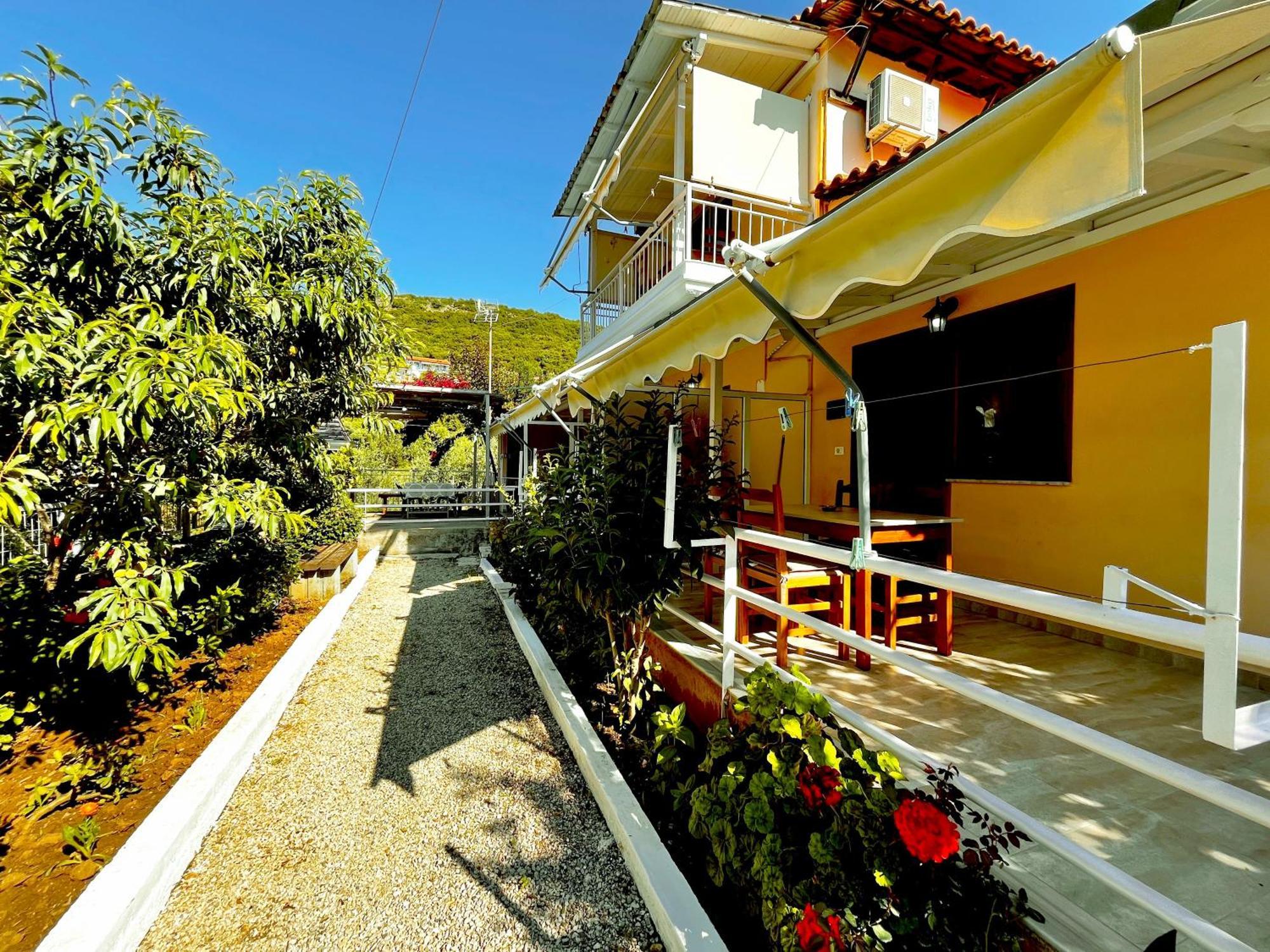 Garden Rooms Himare Buitenkant foto
