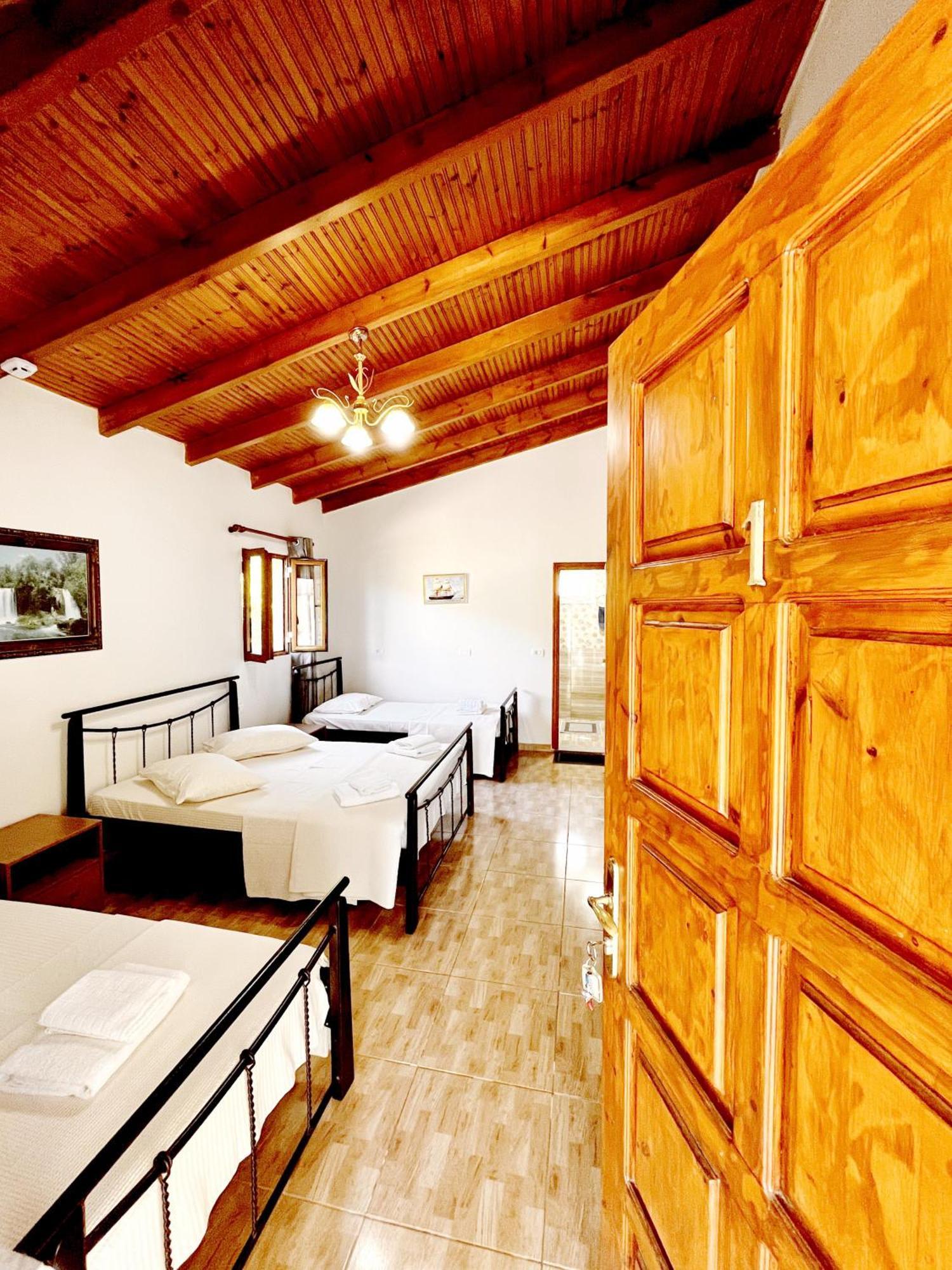 Garden Rooms Himare Buitenkant foto
