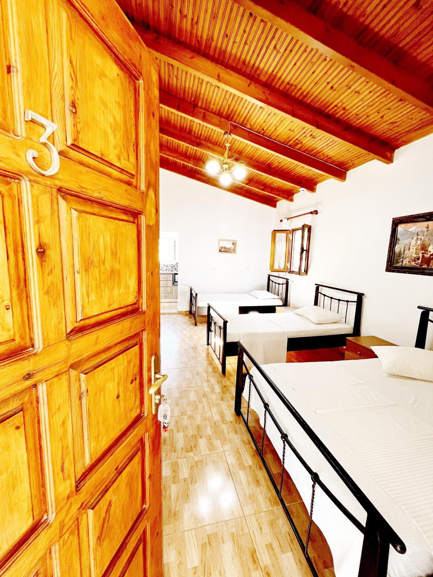 Garden Rooms Himare Buitenkant foto