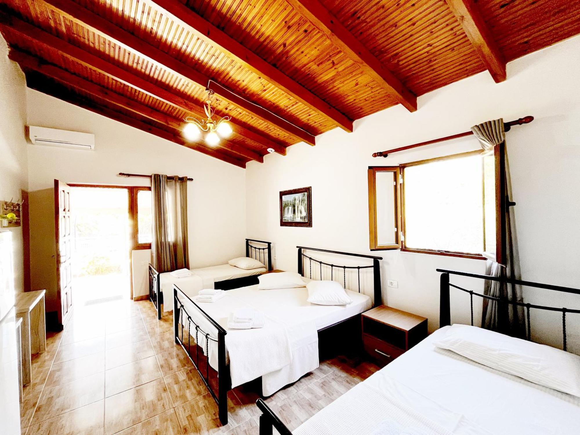 Garden Rooms Himare Buitenkant foto
