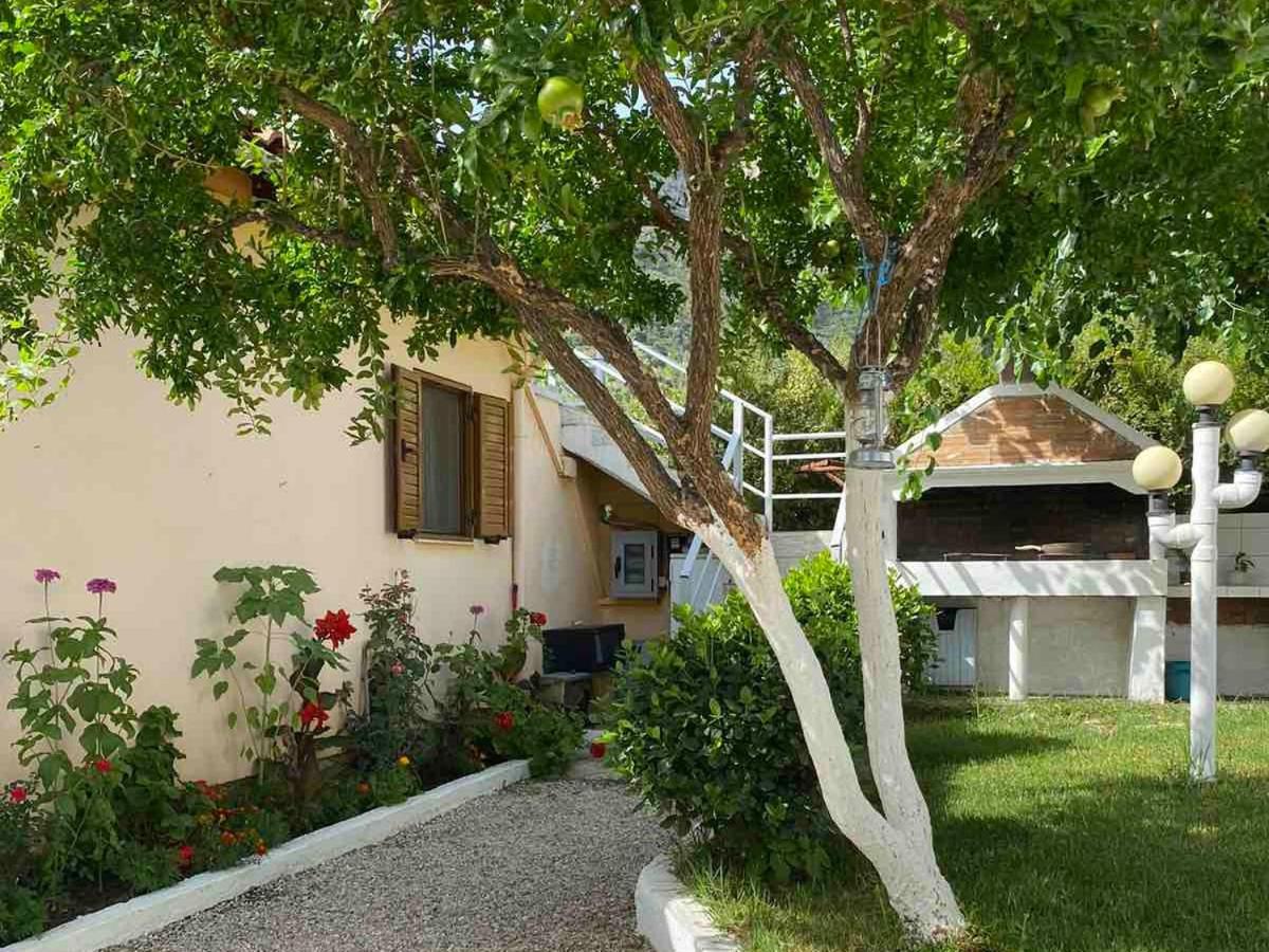 Garden Rooms Himare Buitenkant foto