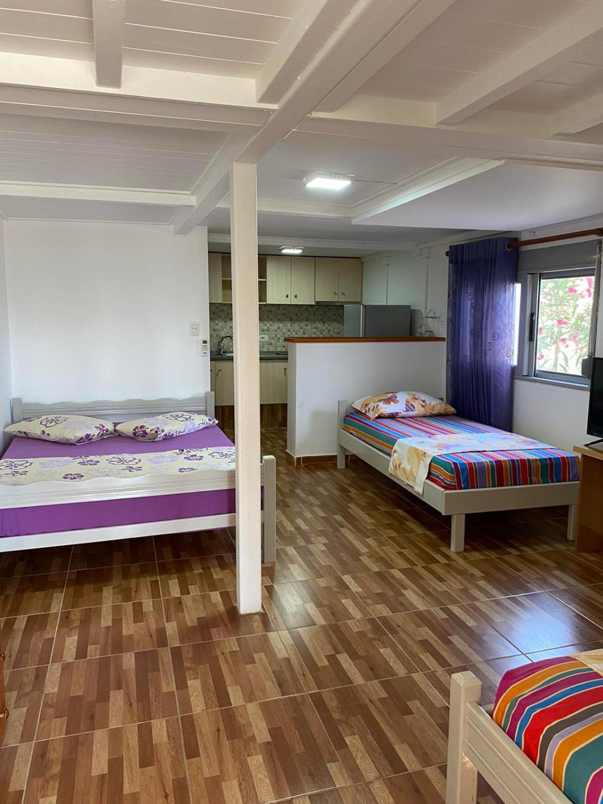 Garden Rooms Himare Buitenkant foto