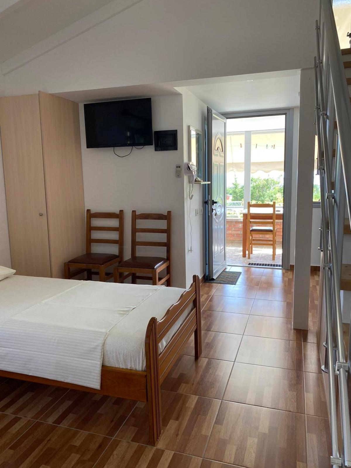 Garden Rooms Himare Buitenkant foto