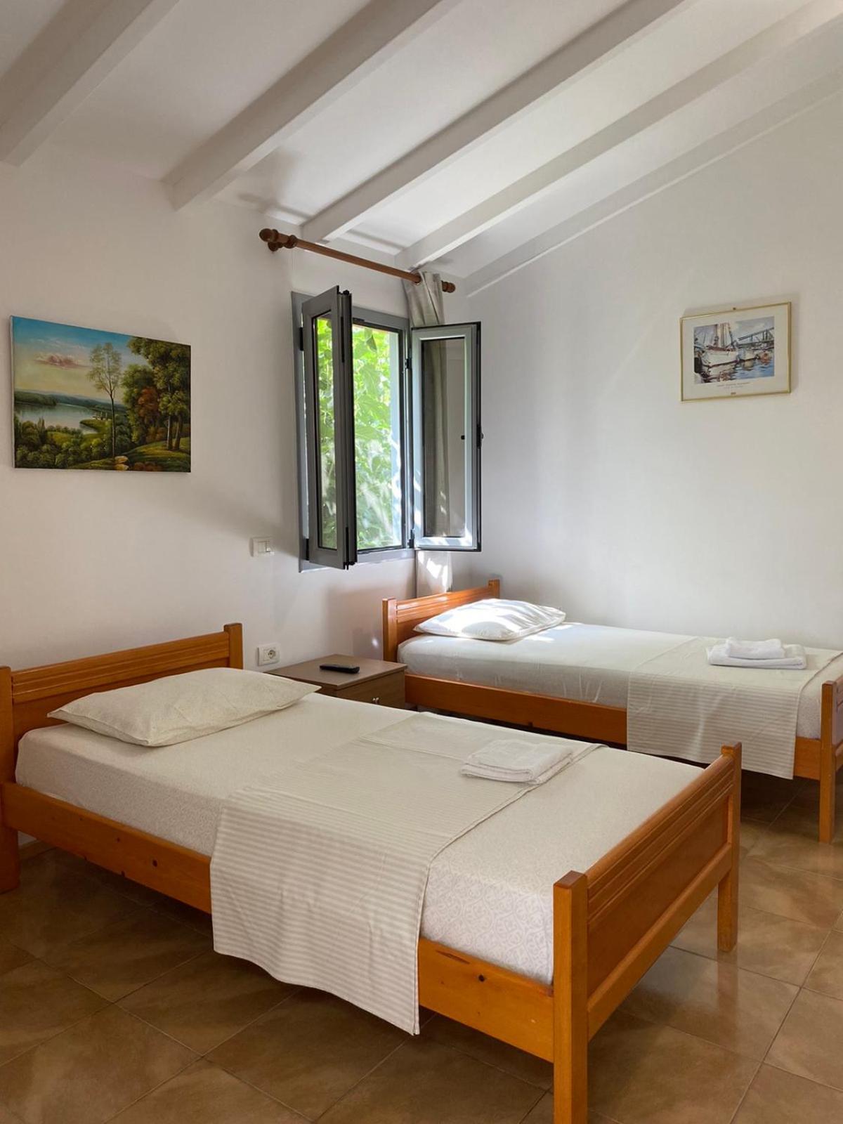 Garden Rooms Himare Buitenkant foto